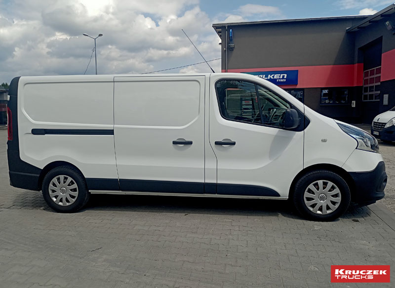 wypożyczalnia busów renault trafic